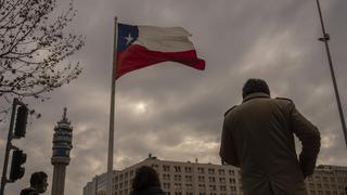 Economía chilena cae más de lo previsto en marzo arrastrada por minería y comercio