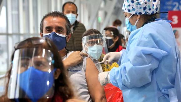 Esta semana, con la llegada de un nuevo lote de vacunas de Pfizer, se reprogramaría la próxima  jornada del Vacunatón que ya no se realizará este fin de semana (Foto: Andina).