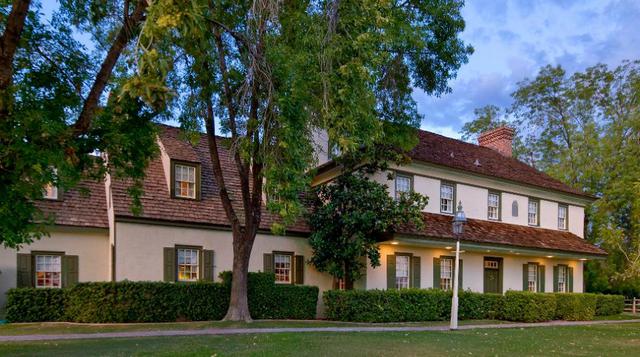 Phoenix. Una antigua y enorme casa rural del siglo XVIII se vendió por US$ 7.2 millones en abril, coronándose como la más cara de Arizona este año. Precio promedio: US$ 197,500.