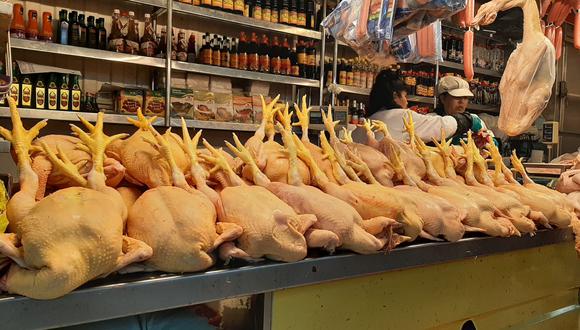 De acuerdo con el portal SISAP, la semana anterior el precio promedio del pollo por kilo oscilaba en S/5.40, mientras que el precio promedio del huevo estuvo en S/8.88 por kilo. (Foto: GEC)