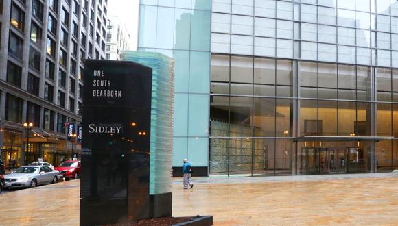 El MEF autorizó contratar a la firma de abogados Sidley Austin LLP de Nueva York. (Foto: Chicago Business)