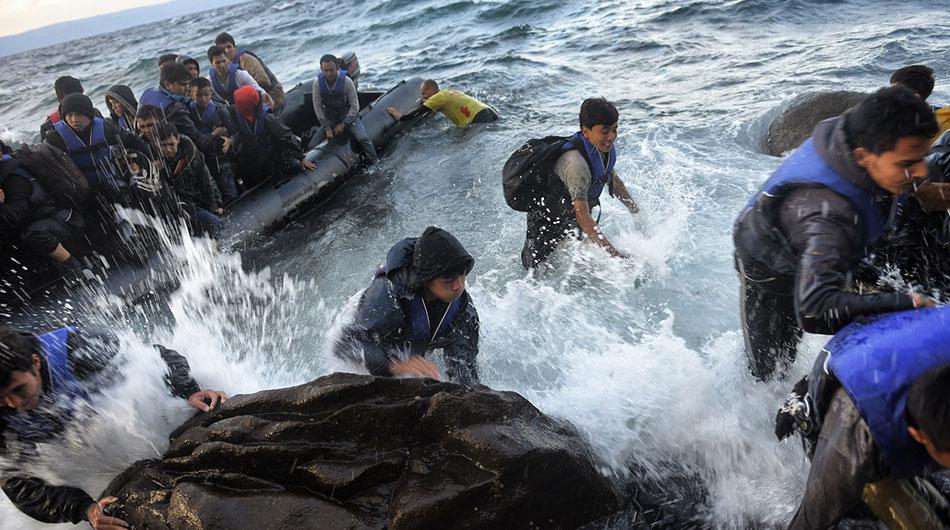 Con más de 70,000 demandantes de asilo en Grecia, de los cuales unos 33,000 en las islas del Egeo cercanas a Turquía, Mitstotakis calificó de “inaceptable el enfoque de muchos países miembros (de la UE) que consideran que no es para nada su problema”.