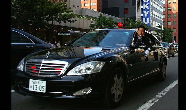 Fotos 18 | 3. Mercedes Benz S600 Guard. Mercedes Benz tiene su propia línea de lujosos coches blindados. Este modelo puede resistir armas de francotirador disparadas de cerca, a granadas propulsadas por cohetes y proyectiles de alta velocidad. Cuenta con 