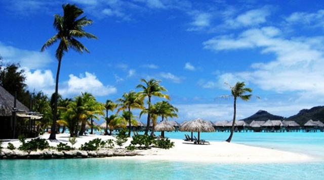 Motu Tané (Polinesia Francesa). Es propiedad del magnate de la belleza Francois Nars. El arquitecto Christian Liaigre estuvo encargado de construir los interiores de madera y Pascal Cribier diseñó los exteriores.