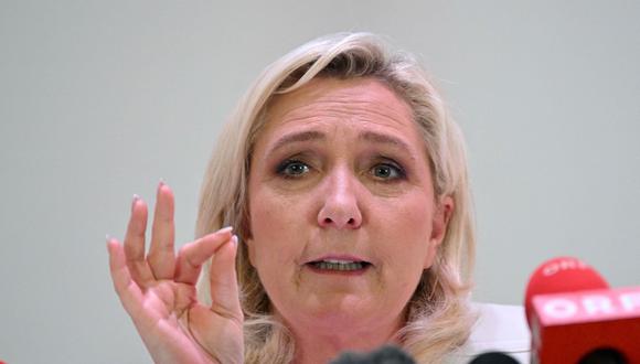 Le Pen considera que la mejor forma de no tener que someterse a las reglas de la UE que no le gustan es imponer la primacía del derecho francés sobre el europeo y el internacional. (Foto: Emmanuel Dunand / AFP)