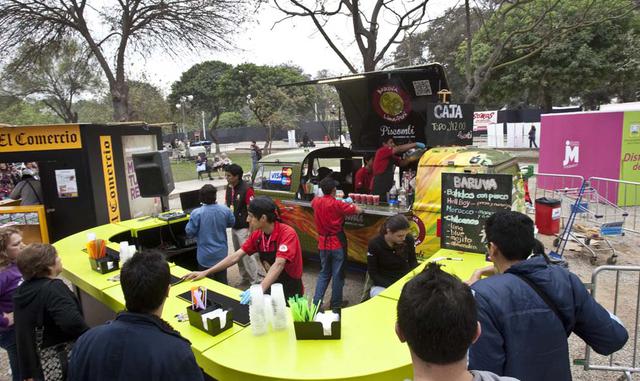 2012. La feria pasó al Campo de Marte con una asistencia de 500,000 personas. Además, se incorporaron zonas especiales para el pan, el pisco y el cacao.