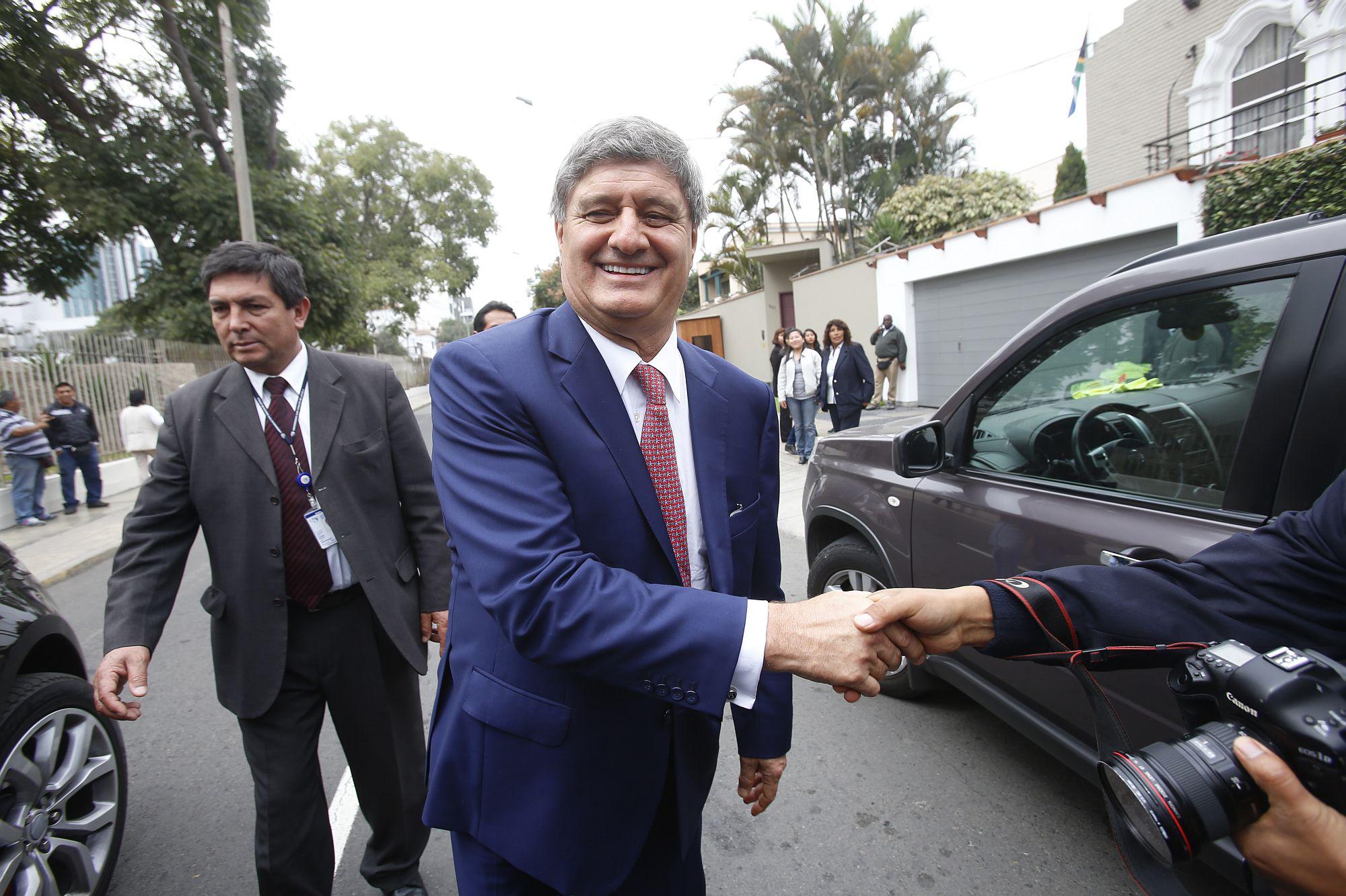 Sobre Salvador del Solar, Diez Canseco señaló que las puertas de AP "están abiertas a quienes abrazan la democracia". (Foto: GEC)