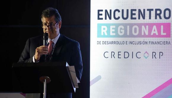 Luis Romero, presidente del Directorio de Credicorp, participa en el Foro Regional de Inclusión Financiera, en Lima (Perú). EFE/ Paolo Aguilar