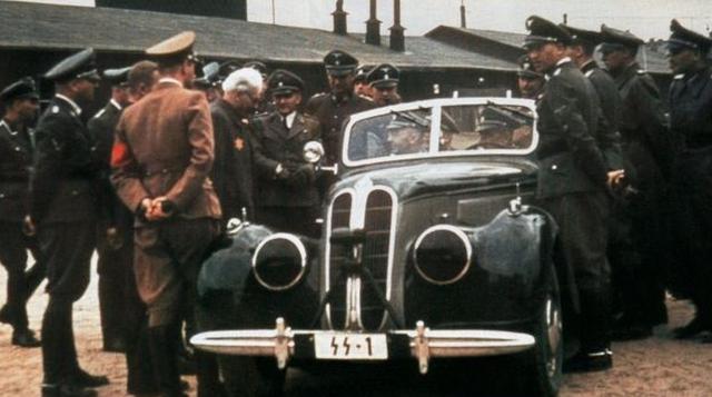 Durante el régimen nazi, la marca contribuyó a la industria armamentística y volvió a sus orígenes fabricando motores para aviones. (Foto: Internet)