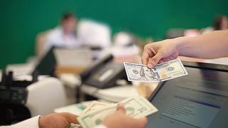 Dólar debajo de S/ 3.80, ¿es momento de comprar la divisa?