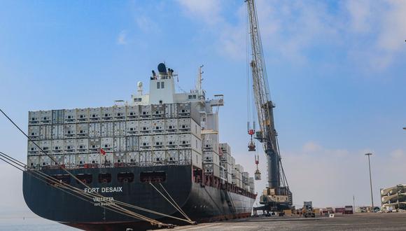 La grúa móvil adquirida es una MHC Liebherr 420 con una capacidad de carga de 124 toneladas. (Foto: Puerto Paracas)