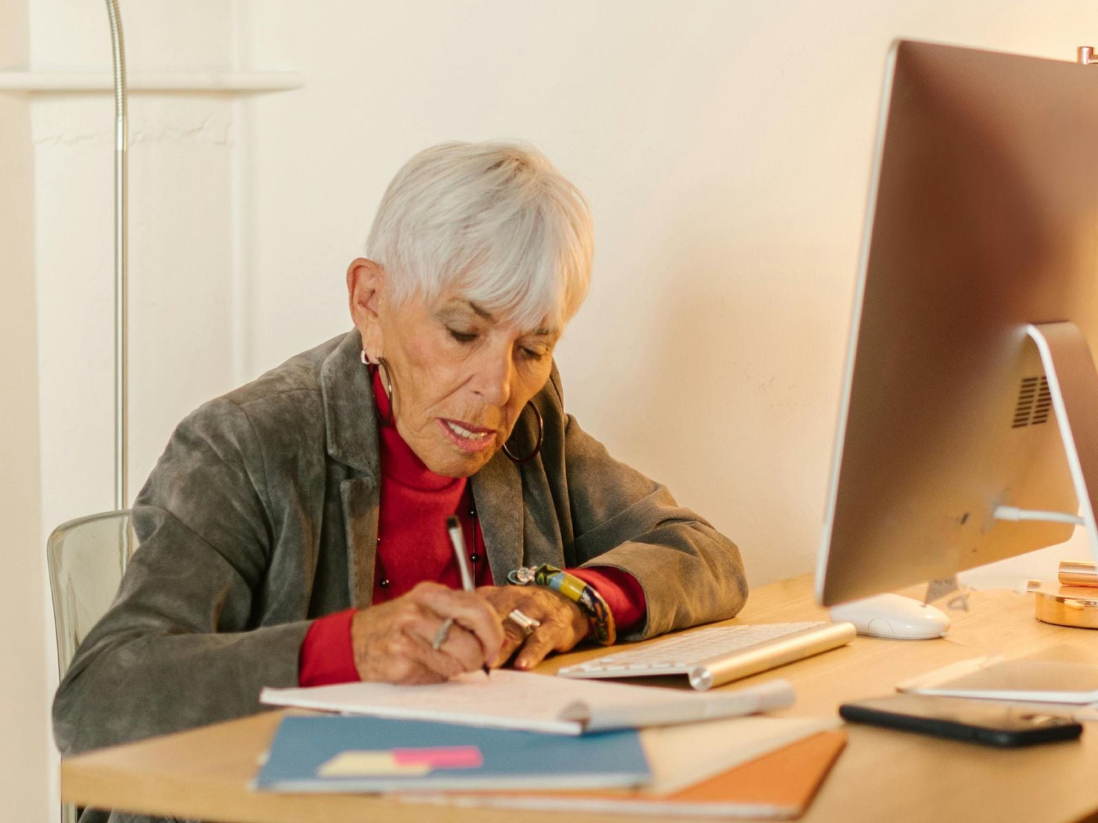 Los ciudadanos estadounidenses que alcanzan la edad de 70 años son quienes pueden optar por los cheques más altos del Seguro Social (Foto: Pexels)