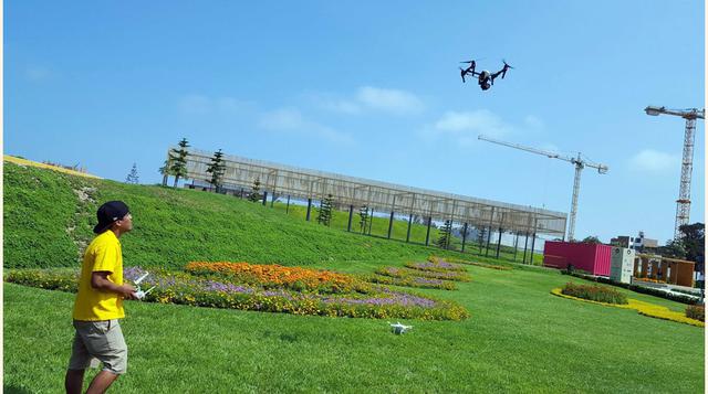 Operador de drones. El mercado mundial de drones ha crecido rápidamente y, con él, la creación de oportunidades de trabajo para los operadores de este tipo de dispositivos.