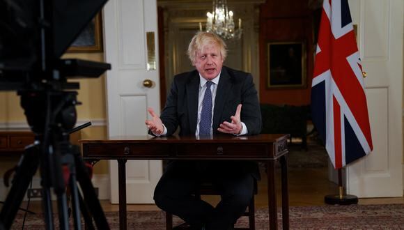 Boris Johnson advirtió de que “tristemente, ómicron está produciendo hospitalizaciones y al menos un paciente ha fallecido” por ella. (Foto: Kirsty O'Connor / POOL / AFP)