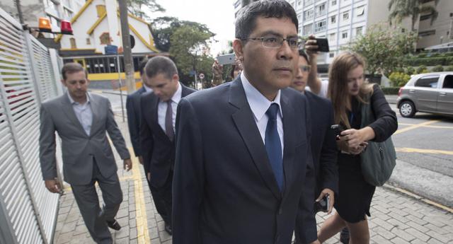 FOTO 4 | El fiscal del Equipo Especial Lava Jato, Germán Juárez, formalizó la investigación preparatoria en el caso de los arbitrajes y solicitó 36 meses de prisión preventiva para 16 árbitros vinculado a la empresa brasileña Odebrecht.  (Foto: EFE)