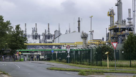 Una puerta de entrada a la refinería de petróleo Ruhr operada por BP Gelsenkirchen GmbH, una subsidiaria de BP Plc, en Gelsenkirchen, Alemania.