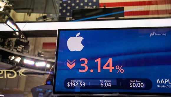 Logo de Apple Inc. en el piso de la Bolsa de Valores de Nueva York (NYSE) en Nueva York, EE.UU., el martes 2 de enero de 2023.