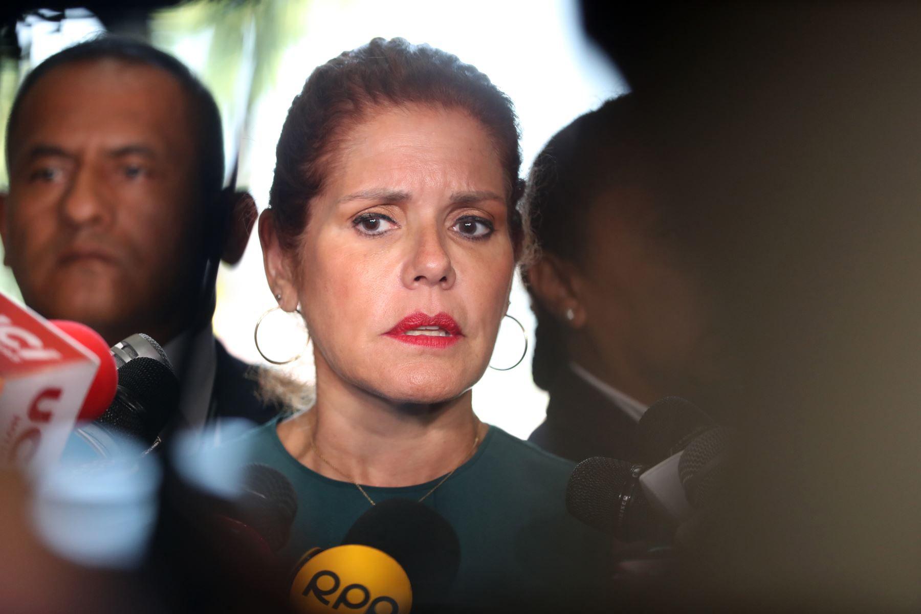 Mercedes Araoz consideró que el fiscal Pérez Gómez "está politizando la justicia" y dijo sentirse indignada por la situación que vive Pedro Pablo Kuczynski. (Foto: Andina)