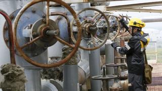 Petroleras enfrentan escasez de mano de obra a medida que energías renovables cobran impulso