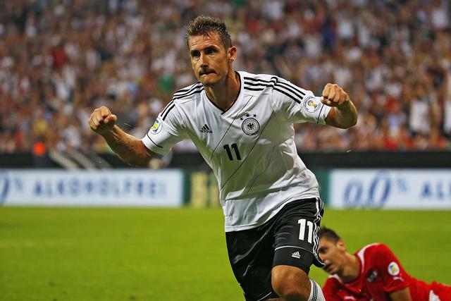 FOTO 13 | 1. Miroslav Klose. En cuatro Mundiales, también, el polaco nacionalizado alemán Miroslav Klose sumó 16 conquistas, convirtiéndose en el máximo anotador de la historia de la Copa del Mundo.  (Foto: Getty)