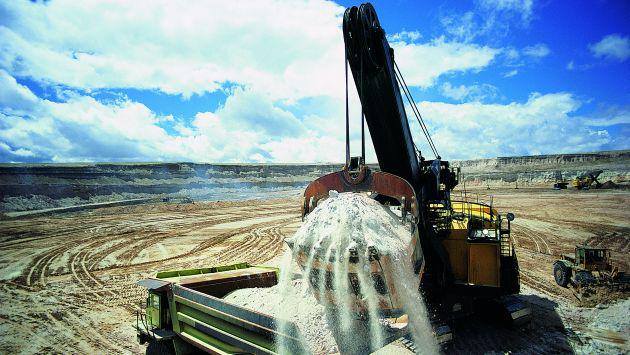 Petrobras dijo que comenzó inmediatamente consultas internas apenas supo del acuerdo de culpabilidad y que removió de sus puestos a los empleados mencionados en el testimonio.
