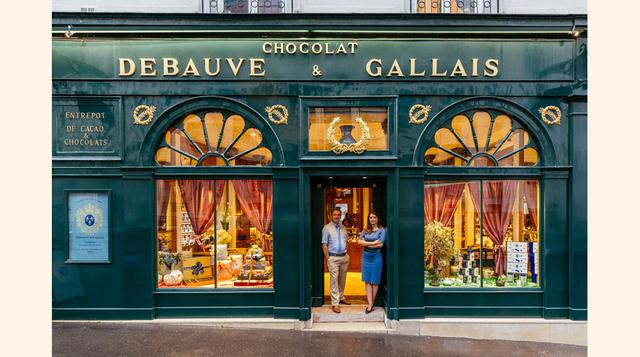 Debauve et Gallais. Sulpice Debauve abrió esta chocolatería en mayo de 1800 en Saint Germain. Diseñada por arquitectos que trabajaron para Napoleón, es la única tienda de chocolates registrada como monumento histórico de Francia. Hoy, la tienda está regen