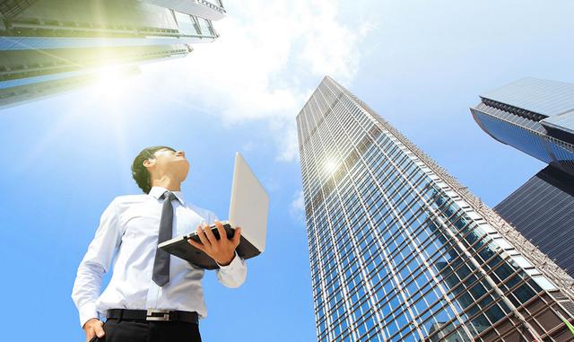 FOTO 5 | 5. Sigues a los demás ciegamente. Es increíble seguir los pasos de alguien que ha hecho fortunas, pero la verdad es que lo que les funcionó a ellos no necesariamente tiene que hacerlo contigo. Por ejemplo, lanzar una compañía como Microsoft o Apple tal vez no funcione en estos momentos, así que seguir paso a paso el camino de Jobs o Gates puede no ayudarte del todo.

Entiende qué es lo que te sirve a ti y a tu negocio y cómo puedes triunfar en esa industria.