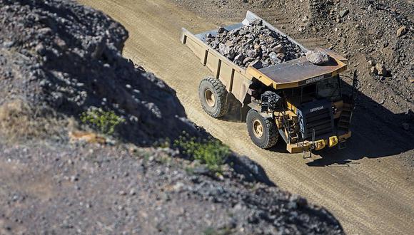 El aumento de impuestos a las empresas mineras debe estar sujeto al nivel de precios de los metales, señaló Rómulo Mucho. (Foto: Bloomberg)