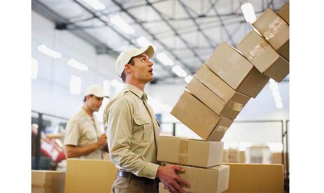 Transporte. Se entiende que el traslado de materiales, personas o documentos de un sitio a otro no añaden valor alguno a la empresa. Además, el transporte cuesta dinero, equipo, combustible o mano de obra por lo que habría que evitarlo, salvo que sea este