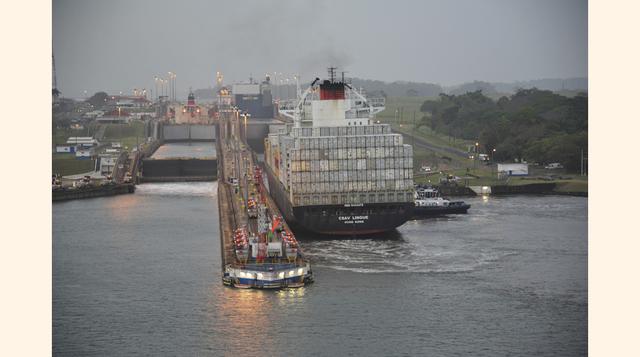 Parte de este fracaso radicó en el empecinamiento de Lesseps de insistir en hacer un canal a nivel como el de Suez, aunque Varilla retomó la idea de otro ingeniero francés de hacerlo con esclusas y dos lagos para elevar los barcos.