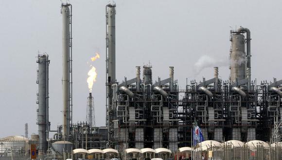 Precios del petróleo se disparan tras ataque donde murió alto general iraní en Bagdad. (AFP)