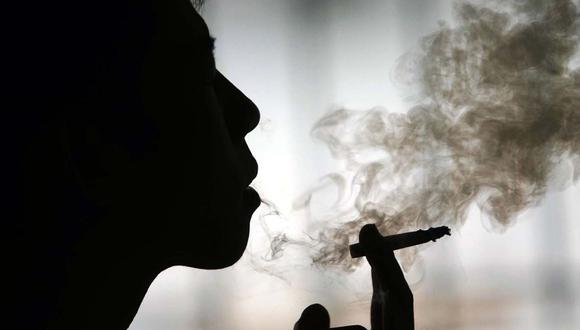 “Los países que implementan duros controles contra el tabaco pueden esperar unos 30 años hasta que se revirtiera la tasa de prevalencia (...) y se vea una caída del número de muertes por tabaco”, señala el informe. (Foto: archivo/difusión)