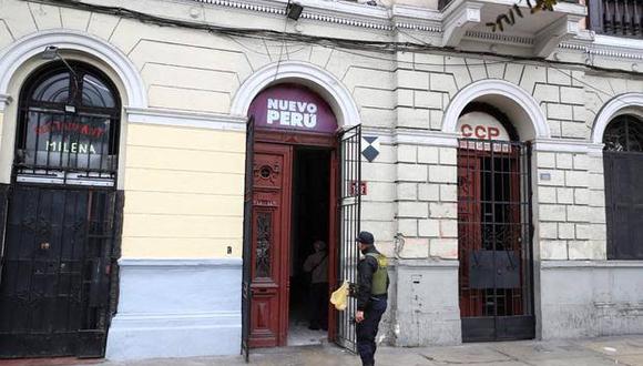 Sedes del partido político Nuevo Perú y de la CCP fueron allanados por la Policía y en la diligencia participa el Ministerio Público. (Foto: @sigridbazan)