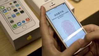 Grupo alemán dice haber descifrado el escáner dactilar del iPhone