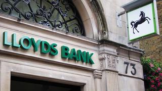 Banco británico Lloyds vuelve por completo a manos privadas luego de rescate del Estado