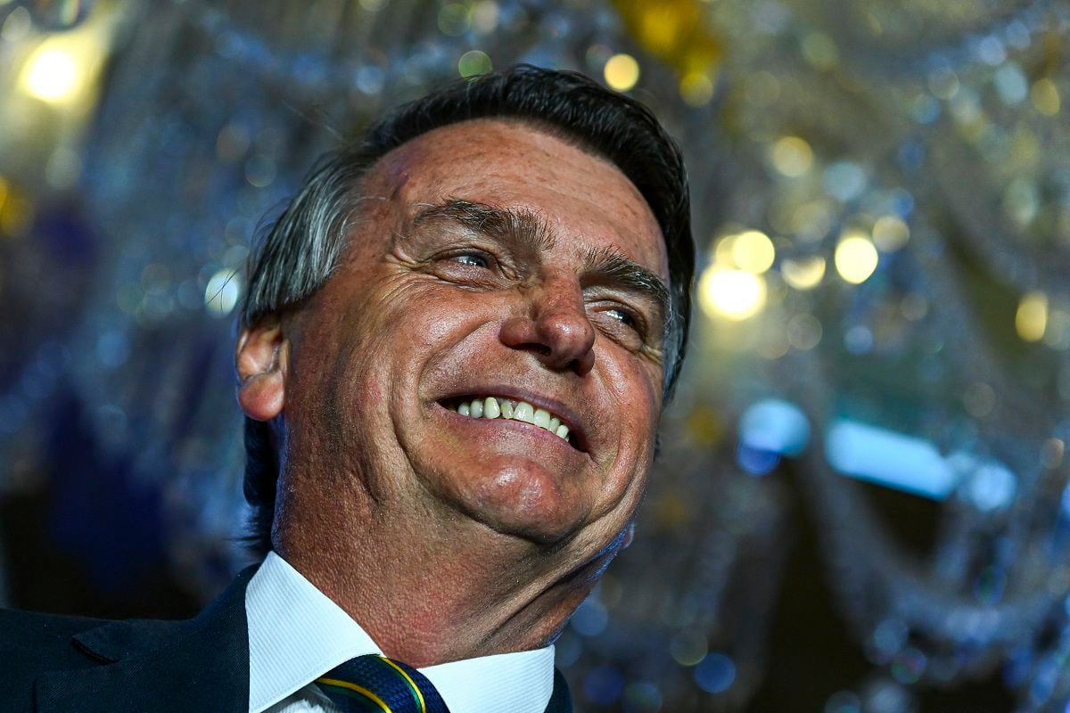What is known about the scandal of Bolsonaro’s jewelry given away by Saudi Arabia?