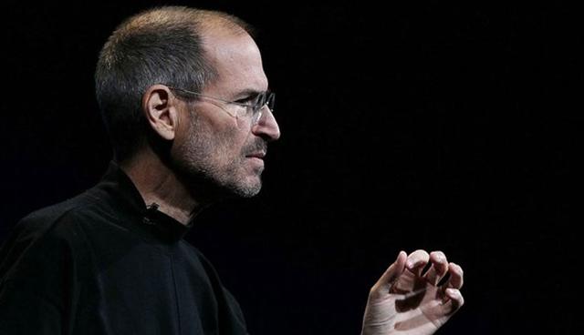 FOTO 6 | 6. Una empresa no debe hacer todo: Steve Jobs. “Tienes que asociarte con la gente que hace algo específico, pero realmente bien. Quizás Microsoft sea grandiosa en las búsquedas, nosotros no lo somos ni queremos serlo. Preferimos aliarnos con alguien que sea genial en las búsquedas. No sabemos cómo hacer mapas, sabemos cómo hacer la mejor interfaz del mundo, pero nos asociamos con el que hace los mejores mapas”, recomendación de Steve Jobs. (Foto: Getty)