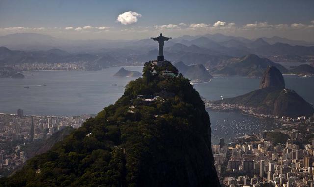 En el caso de Brasil, se invierte el 3.4% de su ingreso per cápita (US$ 43.8) en adquirir televisión por cable.