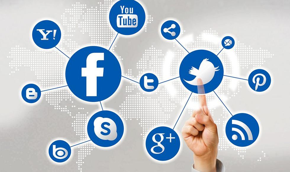 Foto 1 | Creación de redes: Con la tasa de desempleo que existe en el país, hay un amplio mercado de personas que claman por ayuda. Dáselas mediante la organización de una serie de pequeños eventos por la tarde-noche en un hotel local y publicítalos con regularidad. Ofrece refrigerios y un micrófono, y luego dejar que la gente se mezcle.