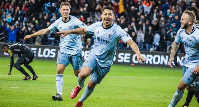 Foto 2 | Sporting Kansas City se ubica en el puesto 14 con un valor de US$ 270 millones. Sin tener grandes fichajes, Sporting Kansas City facturó hace un año US$ 41 millones en contratos. Además, junto a la US Soccer y Children's Mercy construyeron un centro de entrenamiento con valor de US$ 75 millones. (Foto: @SportingKC)