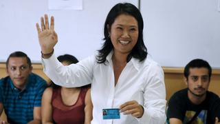 Elecciones 2016: Sonrisas, desorden y despedidas en la votación de los candidatos