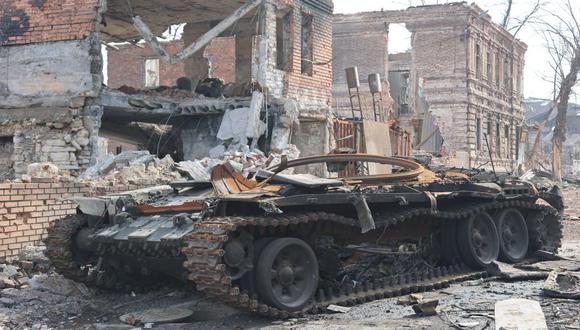 Las autoridades ucranianas informaron este domingo que a falta de un acuerdo con los rusos para un cese el fuego suspenderán por el día la evacuación de civiles desde el este del país.