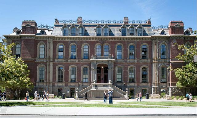 FOTO 27 | Universidad de California, Berkeley (UCB), Estados Unidos. Constantemente clasificándose alto por sus programas para estudiantes de pregrado y posgrado, la UCB cuenta con siete Premios Nobel entre sus profesores. Estudiantes: Más de 36,700.