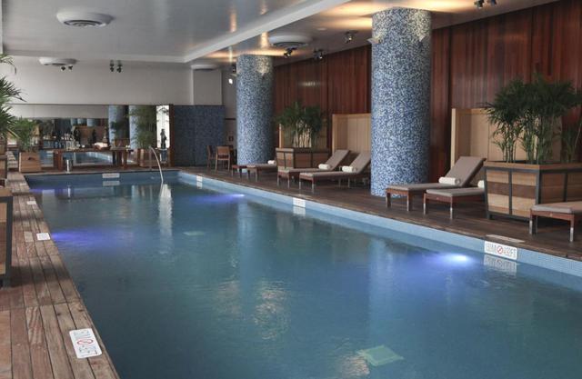 Un día de Spa: En estos días puedes aprovechar para tomarte un descanso y disfrutar del bienestar y relajación que te aporta unos masajes profesionales.