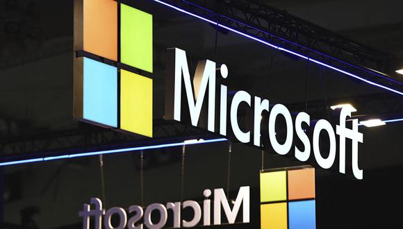 El logotipo de la corporación multinacional estadounidense de tecnología Microsoft se ve en el día de la inauguración de la exhibición de integración de sistemas y audiovisuales Integrated Systems Europe (ISE) en Barcelona el 31 de enero de 2023. (Foto de Pau BARRENA / AFP)