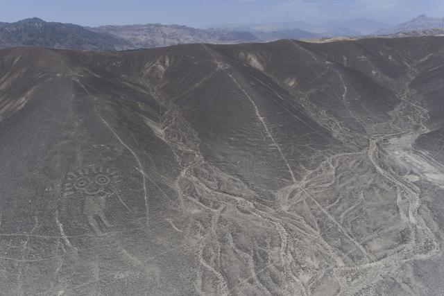 Foto 11 |  Geoglifos de Llipata, es un conjunto de geoglifos donde resalta el Dios Oculado, una divinidad Paracas y que se aprecian desde la carretera Panamerica Sur. Foto: Cortesía/ Genry Emerson Bautista
