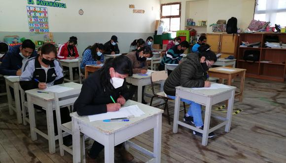 Docentes y personal de educación rindieron examen este domingo. (Foto: Minedu)