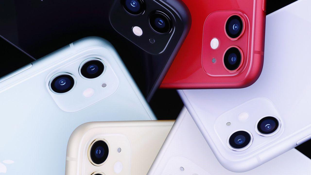 El iPhone 11 tendrá doble cámara y los iPhone 11Pro y iPhone 11 ProMax tres cámaras para poder tomar mejores fotografías. (Foto: EFE)