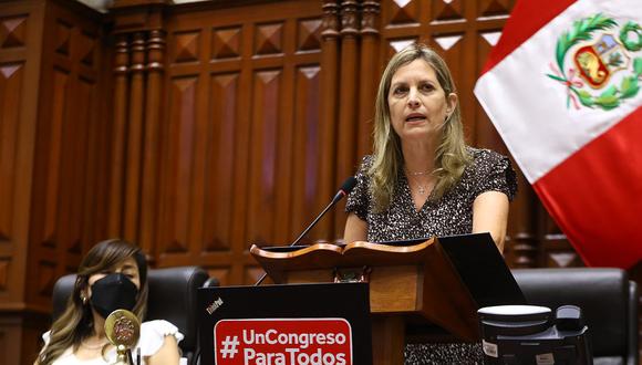 María del Carmen Alva suspendió la sesión  luego de que se presentaran discusiones en el pleno sobre la fecha en la que se debatirá la moción de vacancia. (Foto: Congreso)