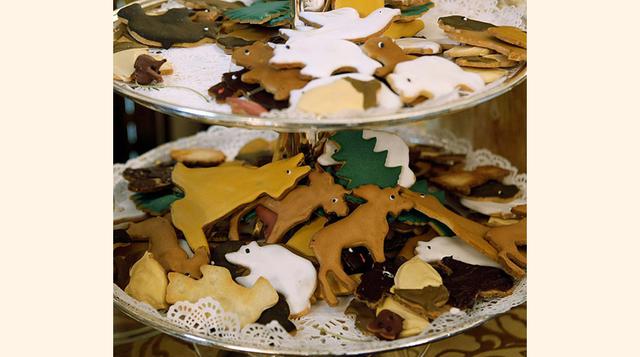 Galletas, tartas y otros dulces. El tálamo, el hipotálamo y la ínsula todas las áreas que impulsan a comer tienden a relajarse después de comer, pero cuando se trata de dulces como galletas o tartas, estas áreas se mantienen activas. En pocas palabras, el